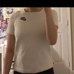 Nike Black & White Textured Tee in size Large